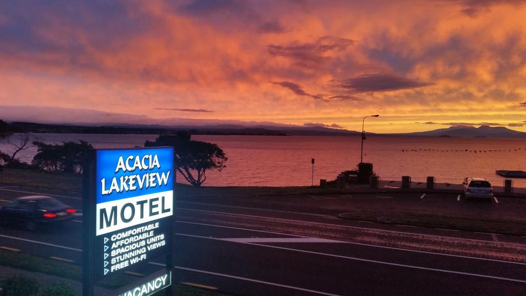 Acacia Lake View Motel Taupo Ngoại thất bức ảnh