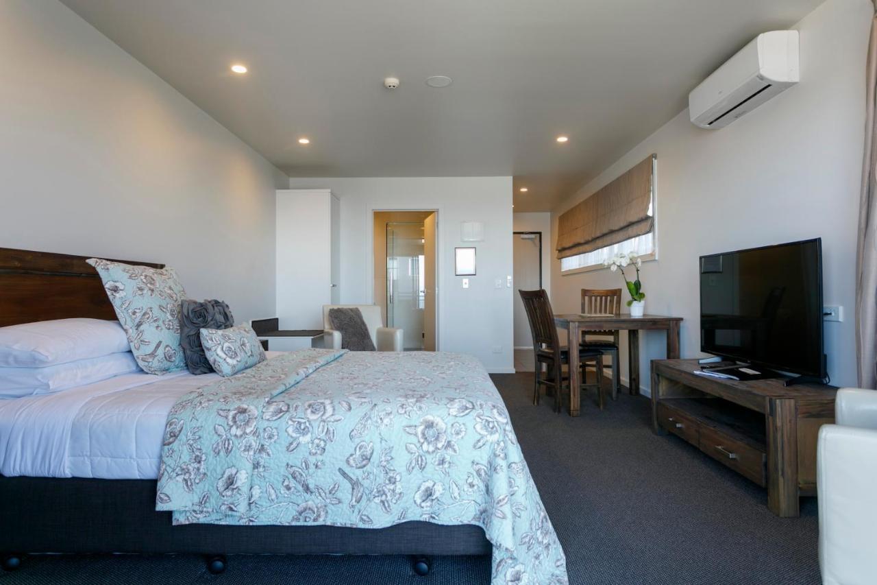 Acacia Lake View Motel Taupo Ngoại thất bức ảnh