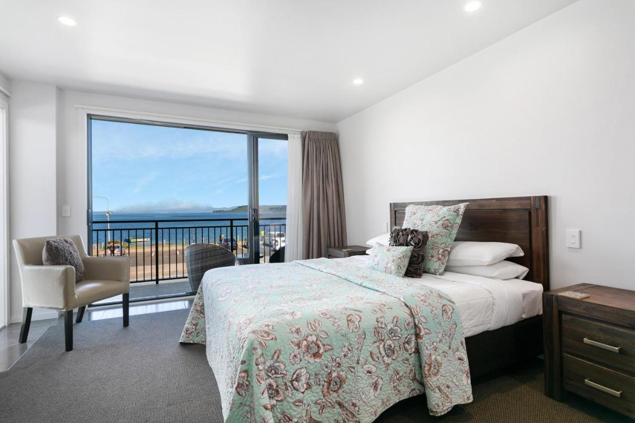 Acacia Lake View Motel Taupo Ngoại thất bức ảnh