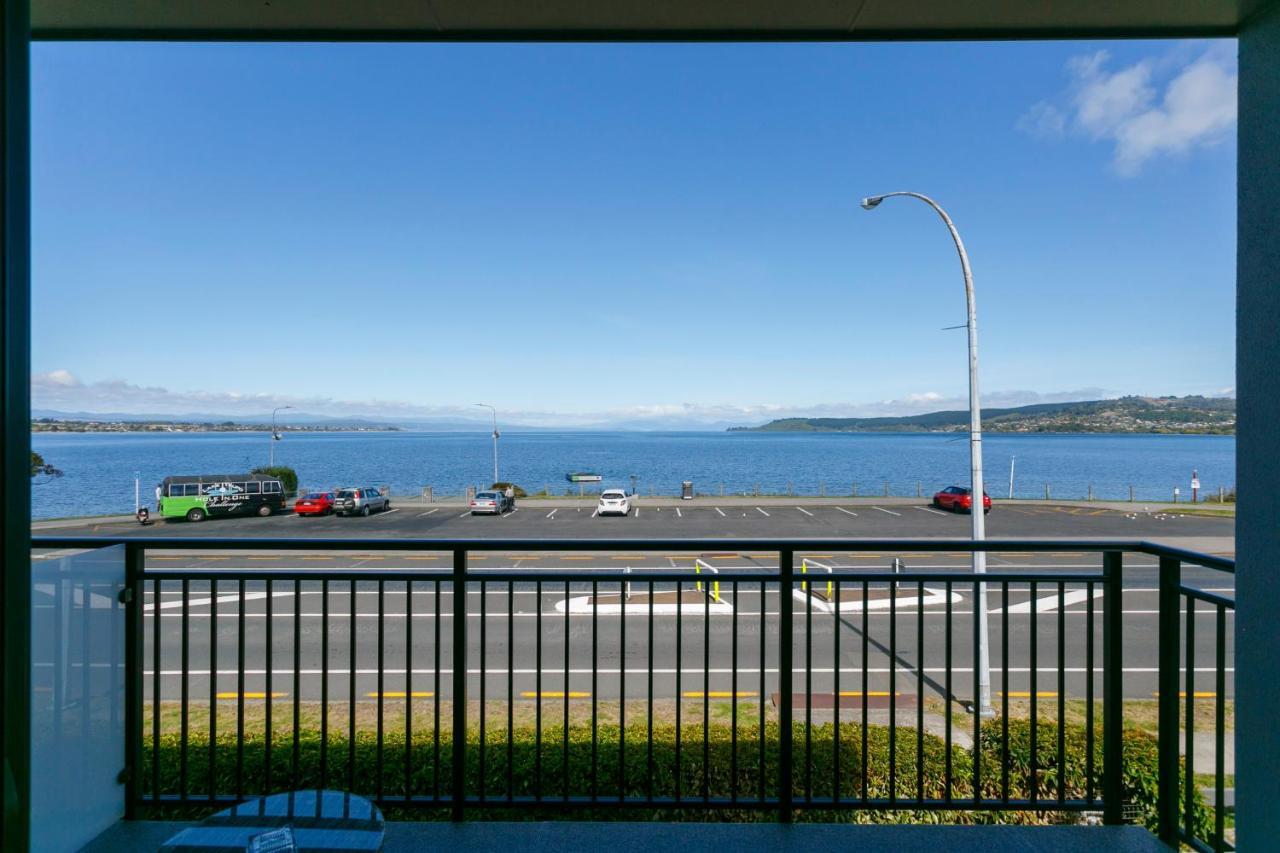 Acacia Lake View Motel Taupo Ngoại thất bức ảnh